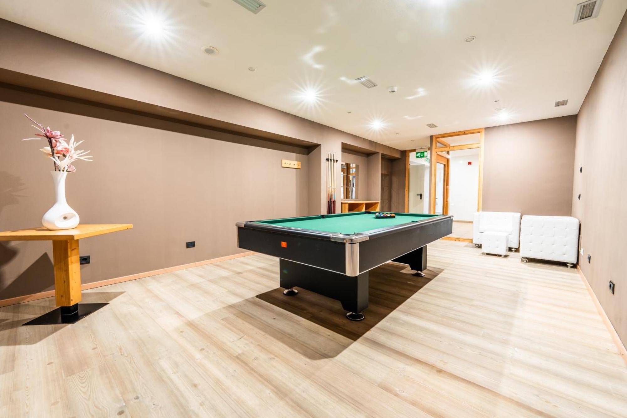 Alpine Mugon Hotel Вазон Екстериор снимка
