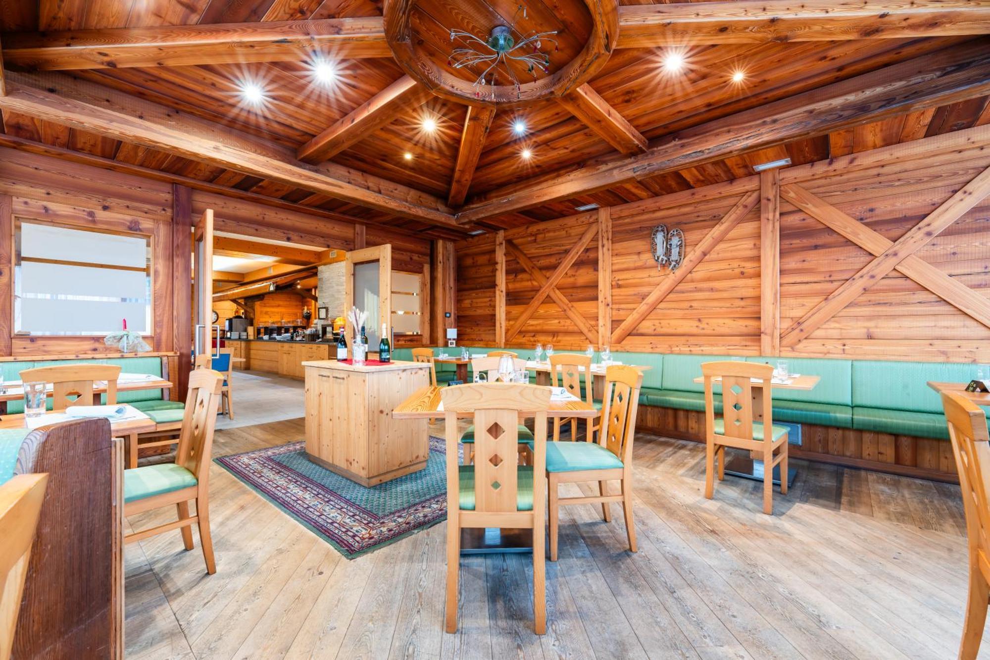 Alpine Mugon Hotel Вазон Екстериор снимка