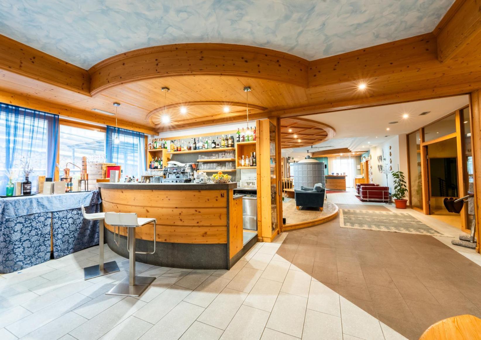 Alpine Mugon Hotel Вазон Екстериор снимка