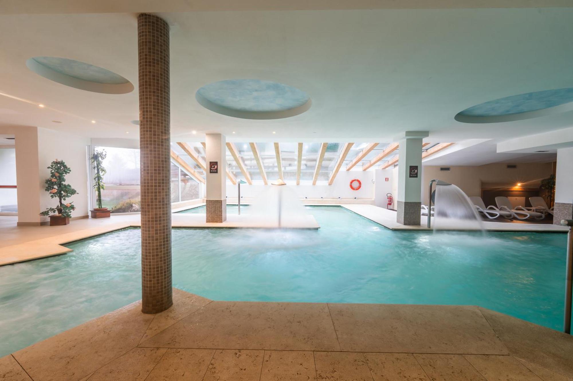 Alpine Mugon Hotel Вазон Екстериор снимка