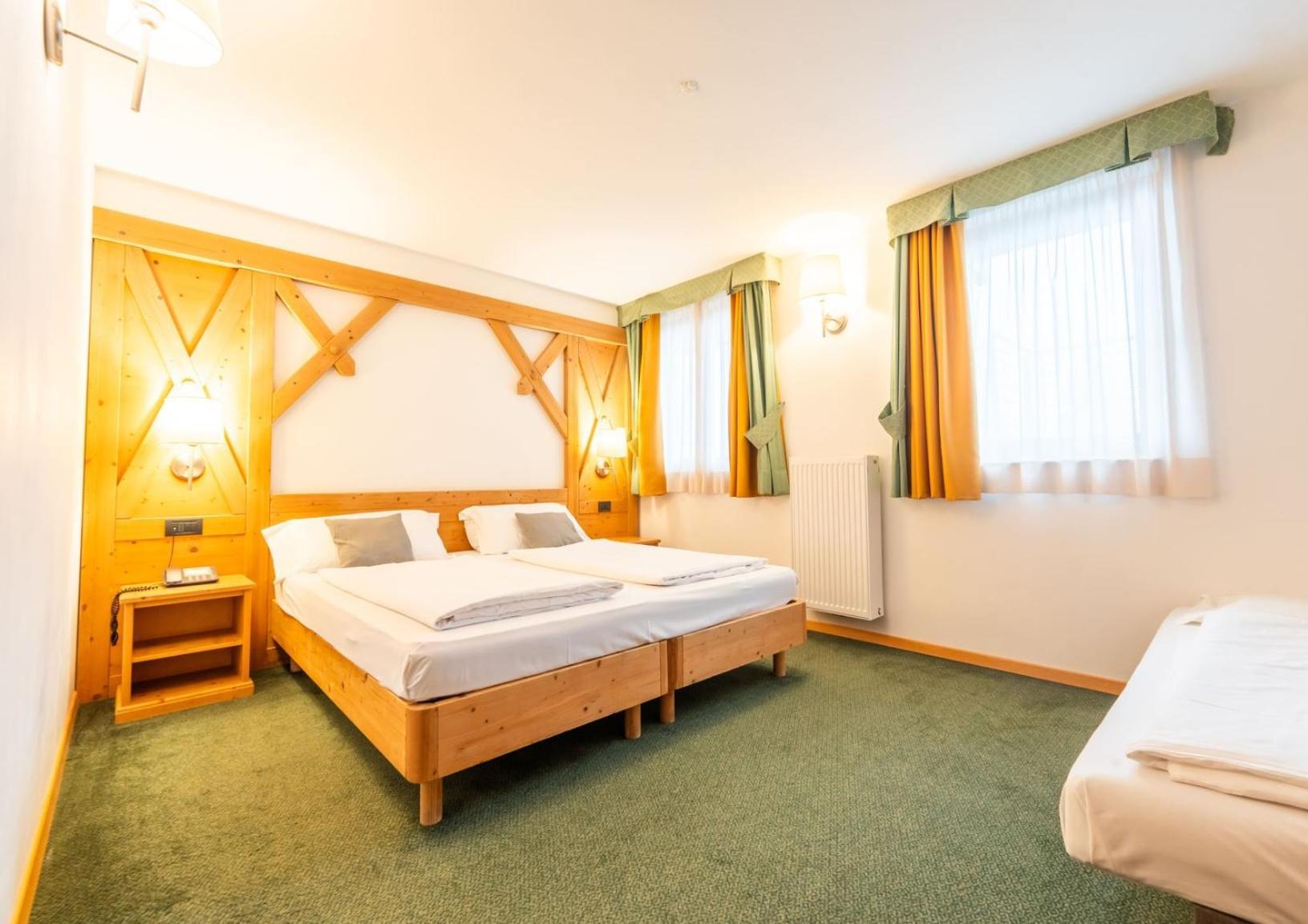 Alpine Mugon Hotel Вазон Екстериор снимка