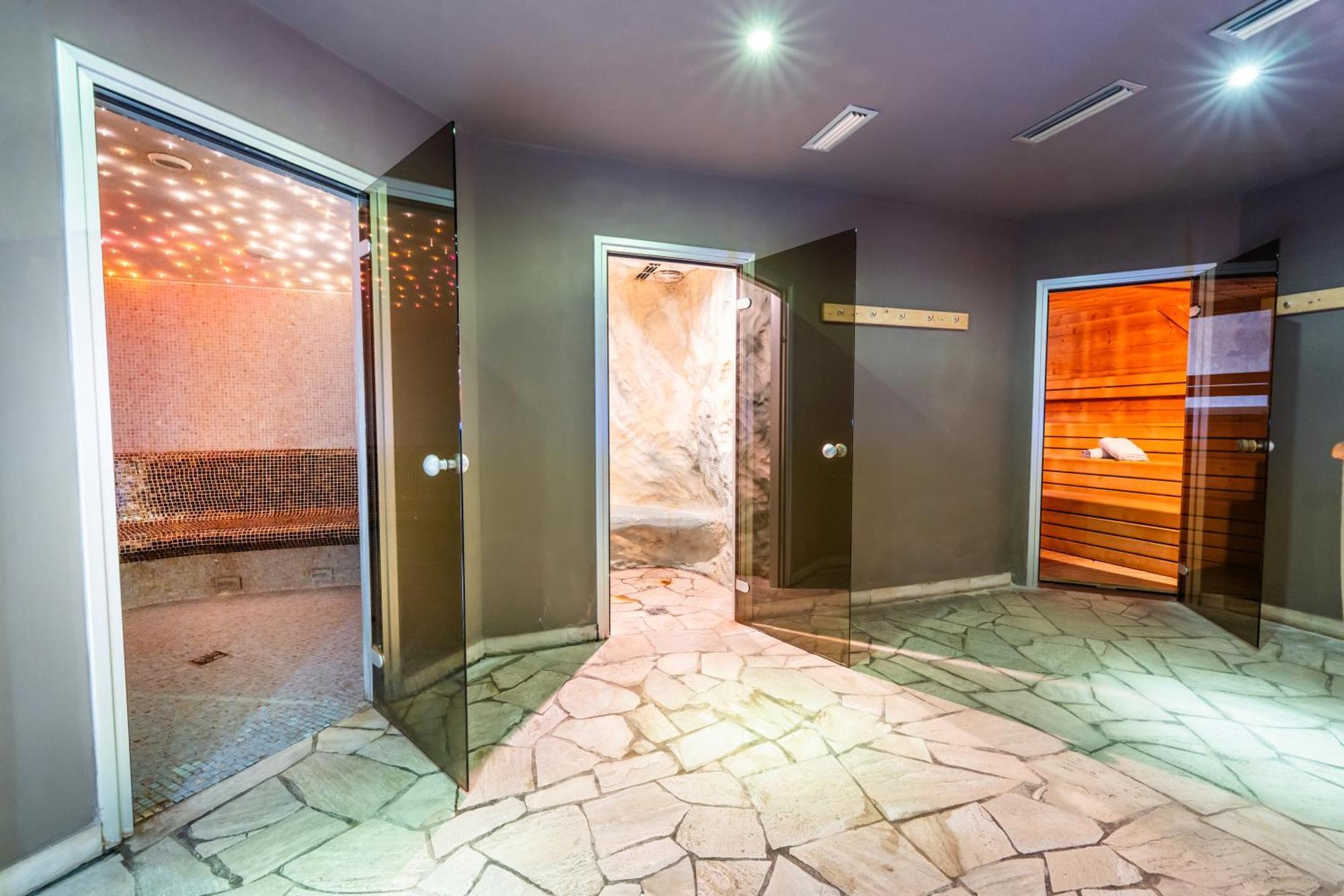 Alpine Mugon Hotel Вазон Екстериор снимка