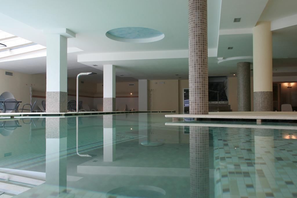 Alpine Mugon Hotel Вазон Екстериор снимка